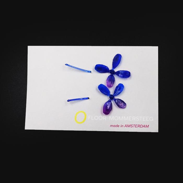 Earpin, Flower by Floor Mommersteeg