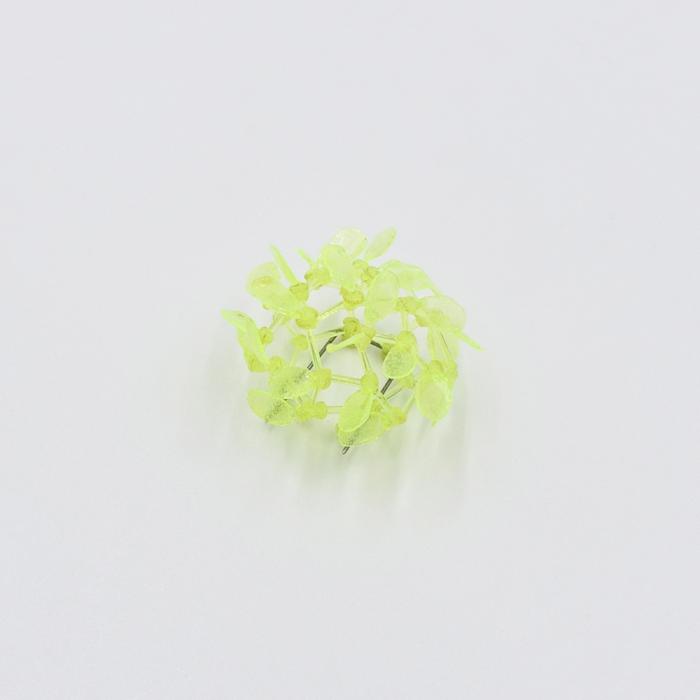 Small Flower Brooch_Yellow by Floor Mommersteeg