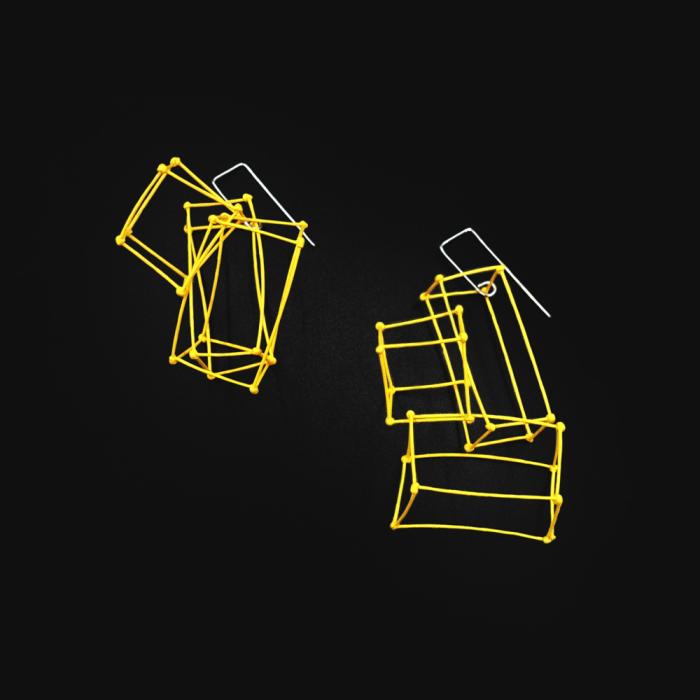 Ear Pendant Cube - Yellow by Floor Mommersteeg